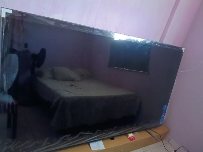 Vendo tv 86 polegadas enorme.um verdadeiro cinema em casa,só tirei da caixa pra testar.