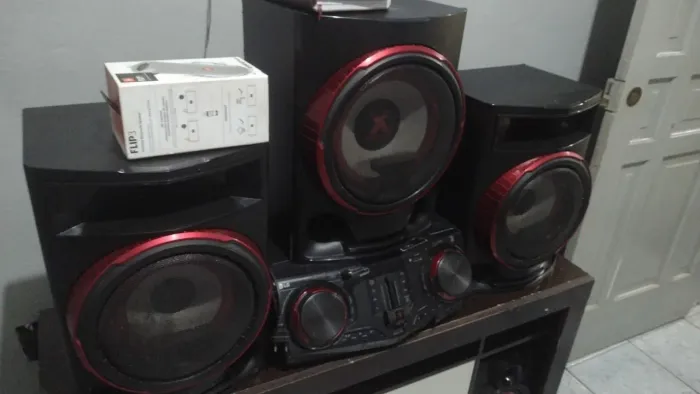 Som LG XBOOM CJ88