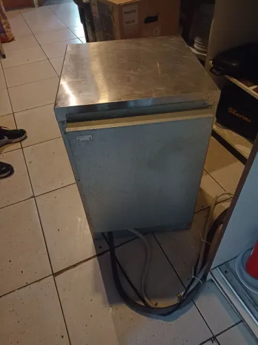 Máquina de fazer gelo