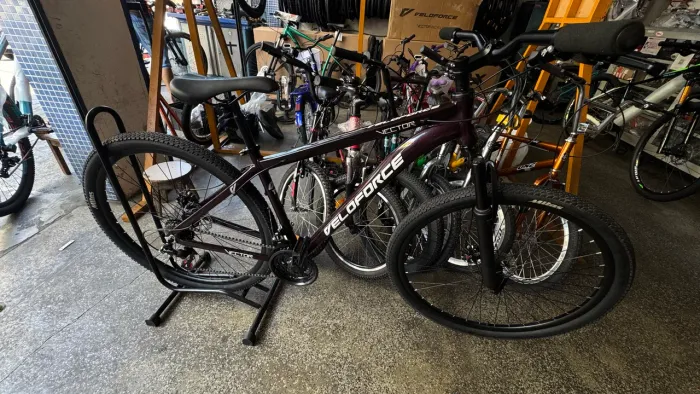 Bicicleta MTB promoção VELOFORCE ARO 29 Vinho cabeamento interno 21v