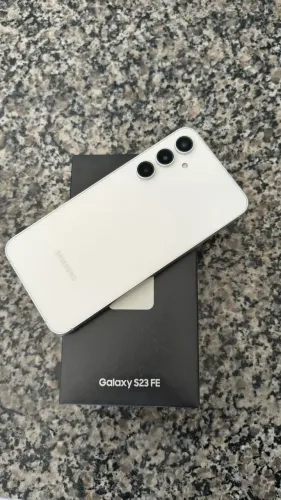 Vendo S23 FE semi novo sem marcas de uso usado sempre com capa