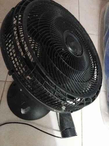 Ventiladores funcionando.mas tendo q ajeitar cabeça desmonto