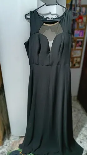 Vestido festa preto em crepe e renda gripi