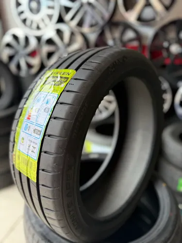 PNEU NOVO 205/40ZR17 LYKEEN IGNITE APEX