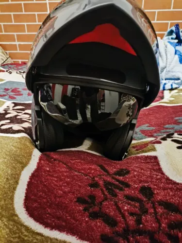 Capacete escamoteável Helt