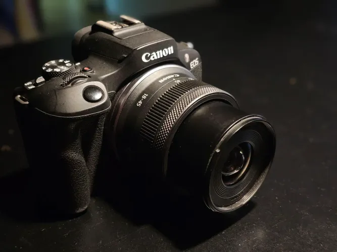 Canon R100 com lente e caixa