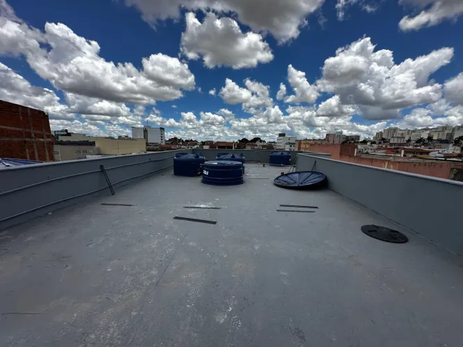ALUGA-SE COBERTURA COMERCIAL COM AREA TOTAL DE 190m2 EM TAGUATINGA  DF