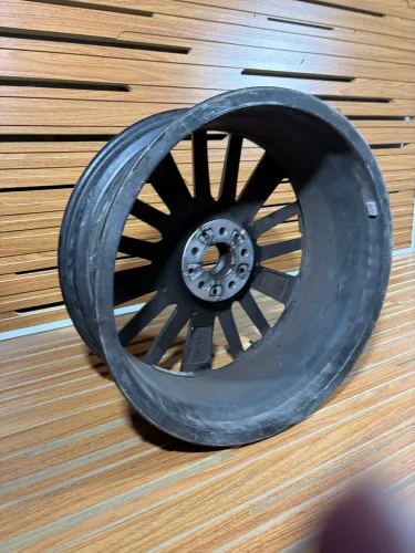 Roda bmw x1 2024 aro 20 tala 8