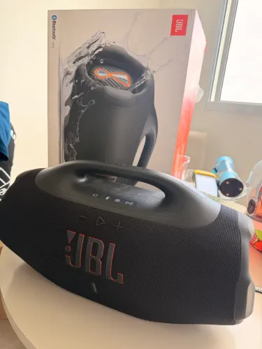 Bombox 4