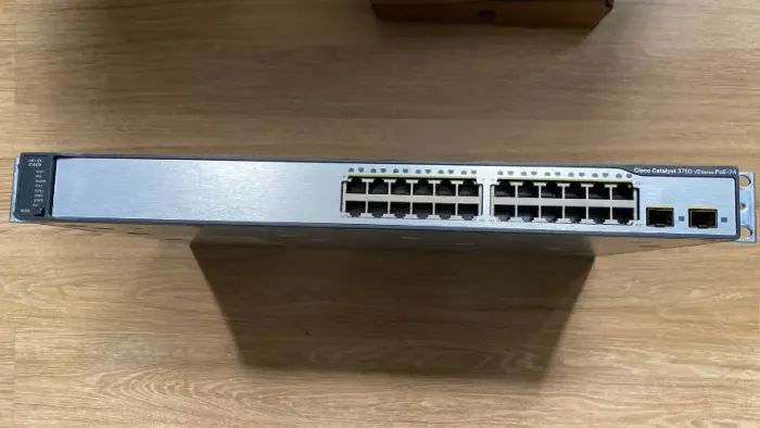 Switch Cisco Catalyst 3750 v2 | 24 Portas PoE + 2 Uplinks SFP Gigabit