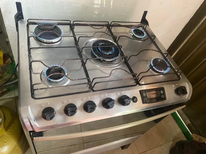 Fogão bem novinho 5 boca