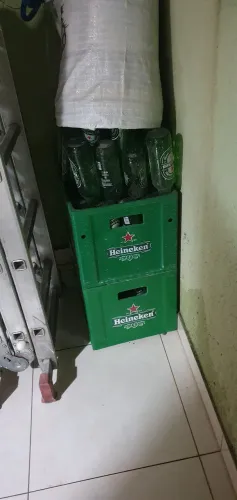 Caixa cerveja Heineken 71 garrafas e 2 caixas