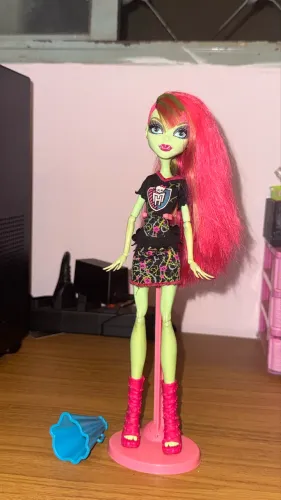 Boneca Vênus Líder de Torcida - Monster High 