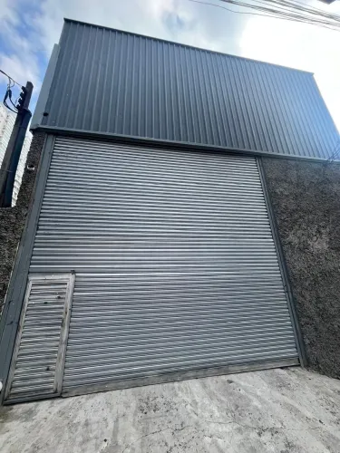 Galpão para Locação no Bom Retiro com 400 m² e Fácil Acesso à Marginal Tietê