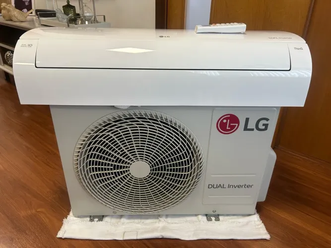 Ar Condicionado LG DUAL INVERTER 12000 Btus - Estado de Novo!