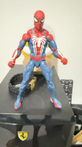 Boneco Marvel