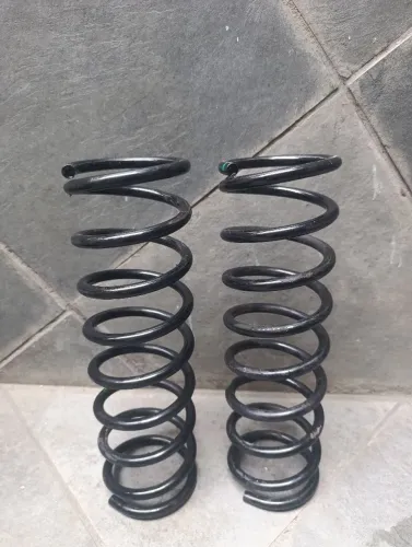 Vendo par de molas traseiras para Voyage.