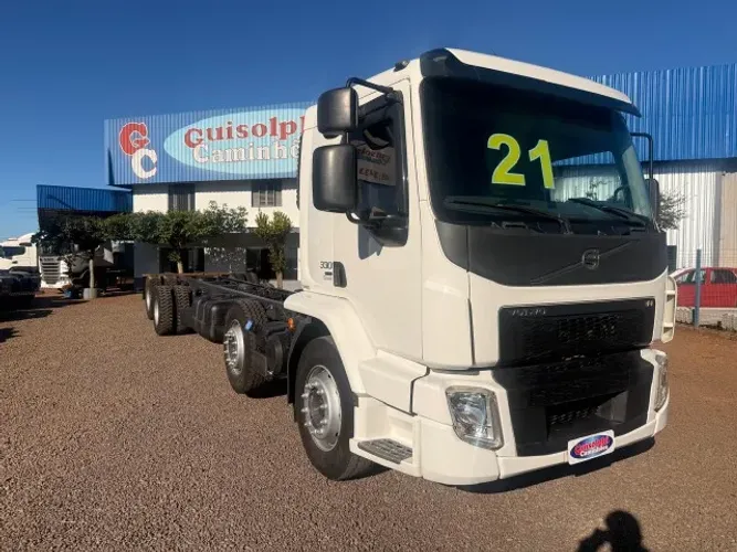 VOLVO VM 330 8X2 2021