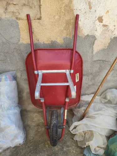 Carrinho de mão - obra
