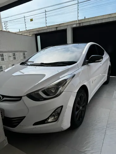 Hyundai Elantra GLS 2.0 16V Flex Aut. 2015