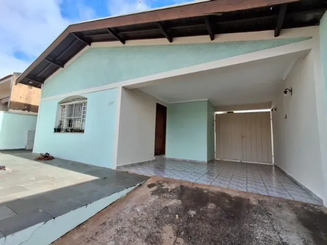 Casa em Pirassununga/SP Jd Lago - 2 dormitórios