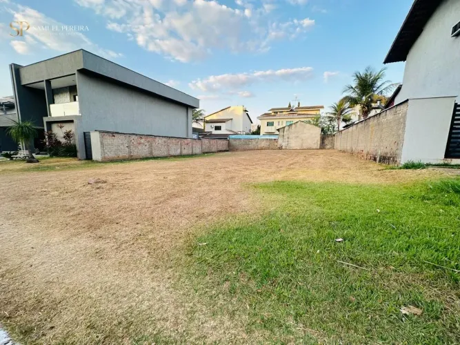Lote 450m² no Jardins Madri Frente Mata | Plano | Próximo à Portaria