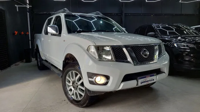 Nissan Frontier SL CD 4X4 2.5tb Diesel AUT 2015