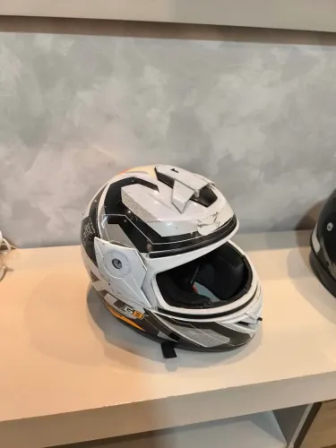 Capacete