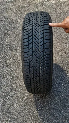 Vendo pneu Bravuris aro 14 número 185/65 em excelente estado