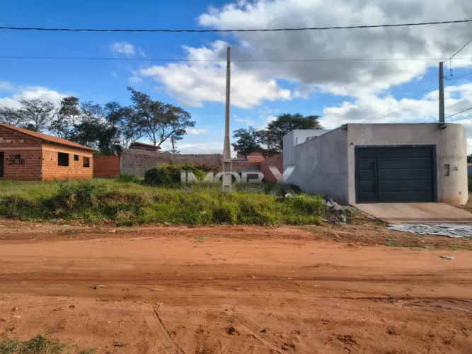 Terreno para venda com 358 m² em Tangarás, Bauru - SP