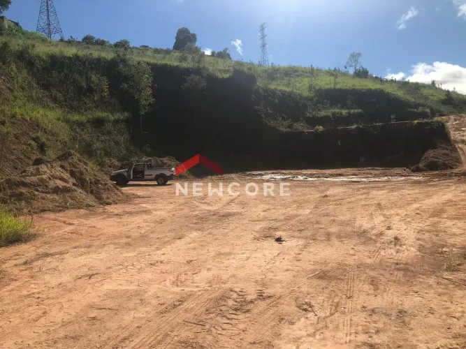 Galpão em Avenida Marginal Rio Jundiaí - Área Industrial - Várzea Paulista/SP