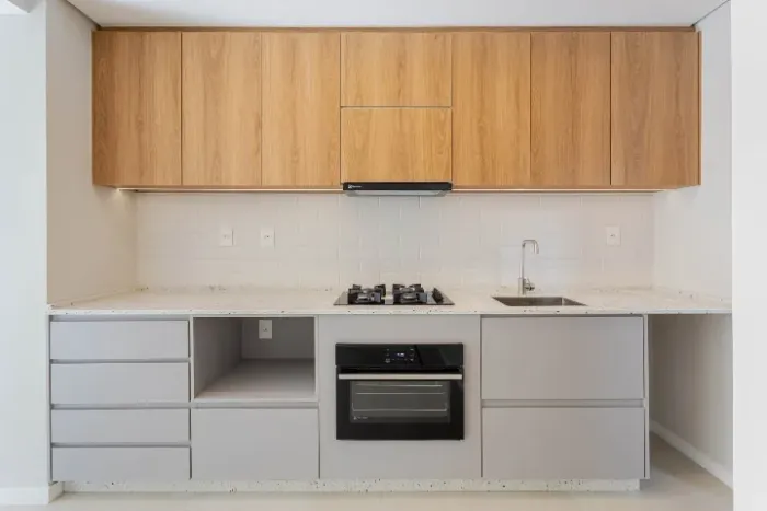 Apartamento reformado, 3 quartos (2 suítes) e vista para o mar na Agronômica