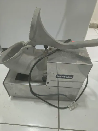 Triturador/Raspador de gelo Industrial/Metvisa