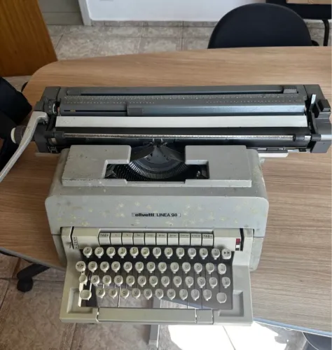 Lote máquina de escrever antiga