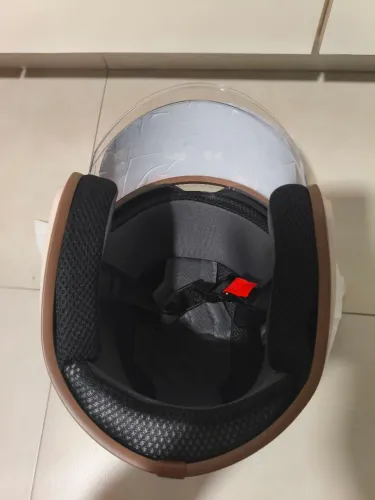 Capacete para scooter elétrica