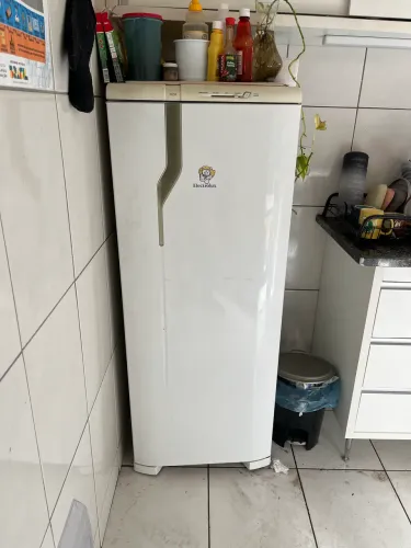 Geladeira pra tirar peças 