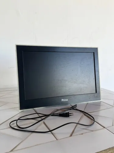 V Monitor Philco: Ideal p/ PC ou Câmeras. Funcionando 100%! Retire hoje por R$140