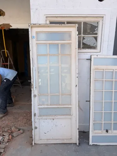Porta de metal com vidro