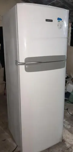 Vendo geladeira funcionando perdeitamente