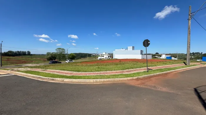 Terreno com três testada em condominio Fechado