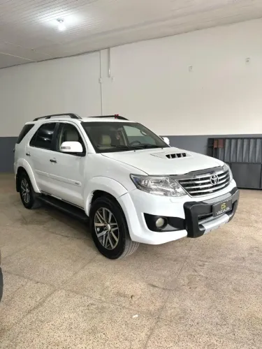 Toyota Hilux SW4 SRV D4-d 4X4 3.0 TDI Dies. AUT 2014