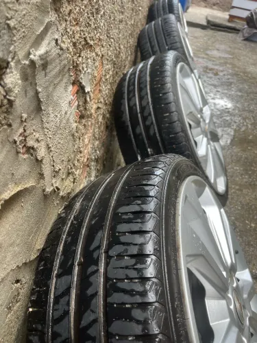 Jogo de rodas aro 17 pneus 195/40r17