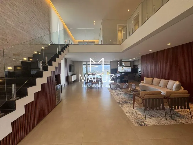 CASA CONTEMPORÂNEA COM 4 SUÍTES, PISCINA DE BORDA INFINITA E VISTA PARA A LAGOA DOS INGLES