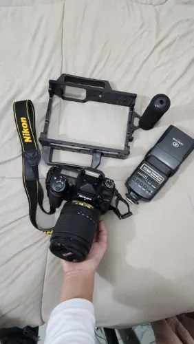 Nikon D7500 + gaiola + flash + bolsa