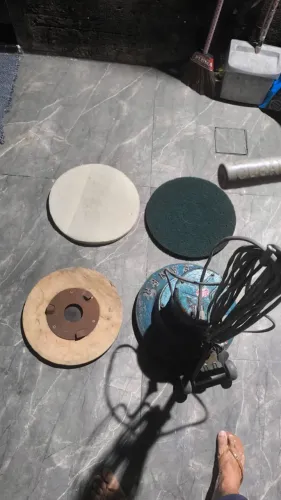 máquina de limpar piso