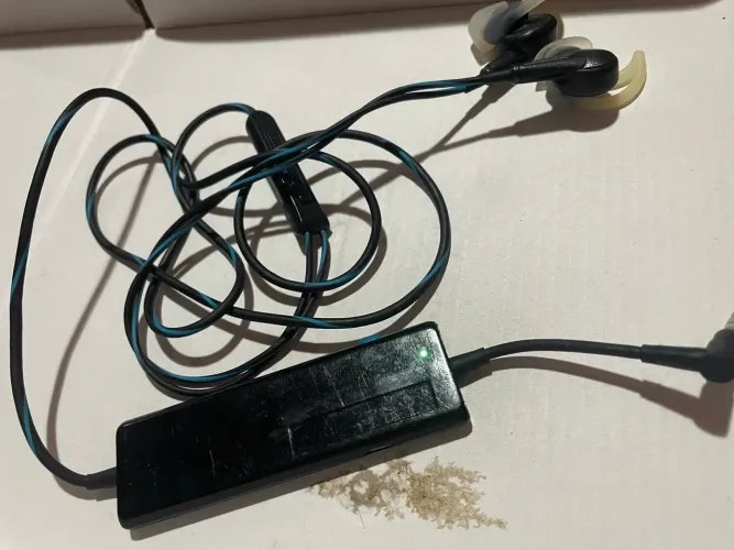 Fone Bose QuietComfort 20 | com cancelamento de ruído