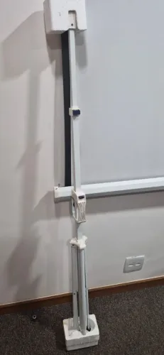 TELA PROJETORA COM SUPORTE TRIPÉ