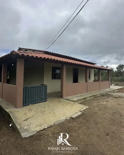 Sítio com casa e pomar
