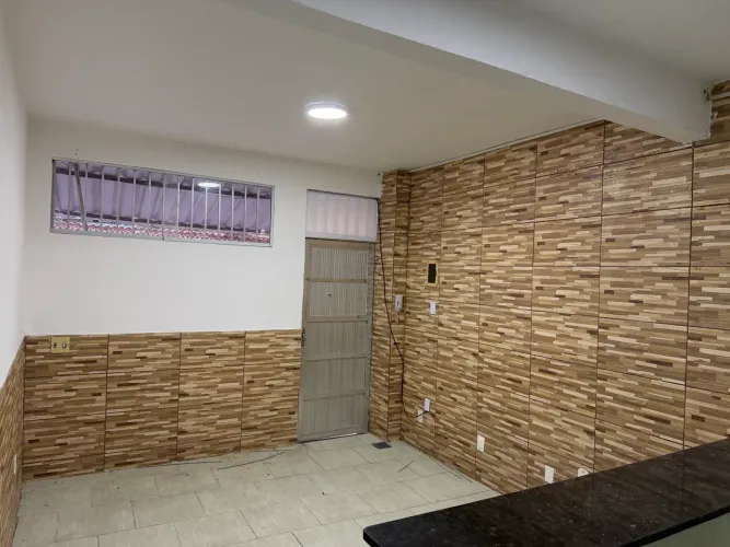 Alugo casa em rua fechada com portão automático