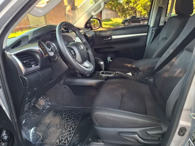 Toyota Hilux CD SR 4X4 2.8 TDI Diesel Aut. 2025